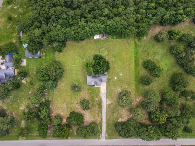 14909 Pine Tree Road, Montgomery, TX 77356
