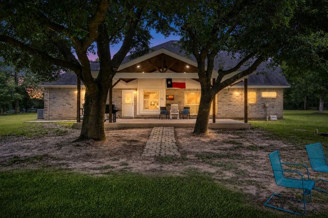 14909 Pine Tree Road, Montgomery, TX 77356