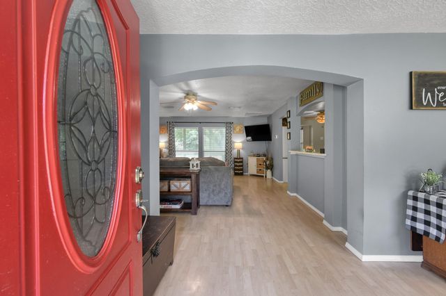 14909 Pine Tree Road, Montgomery, TX 77356
