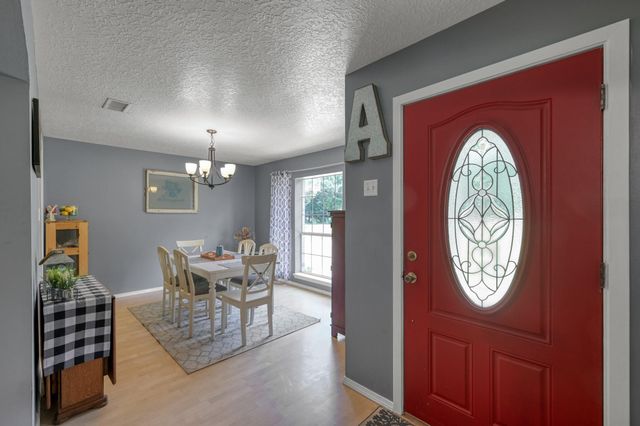 14909 Pine Tree Road, Montgomery, TX 77356