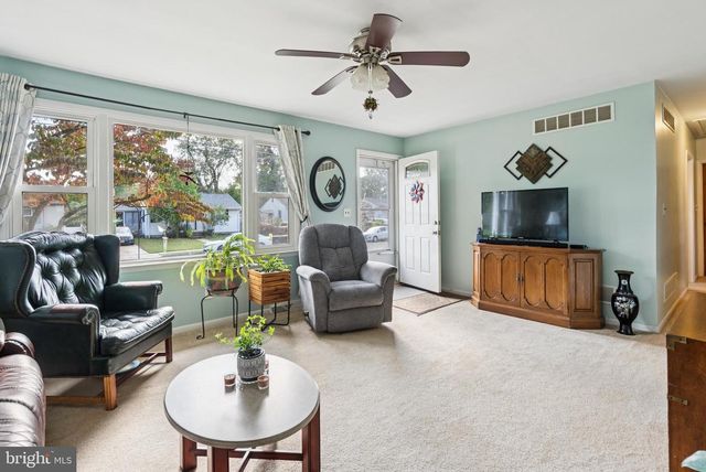 409 9TH AVE, Lindenwold, NJ 08021
