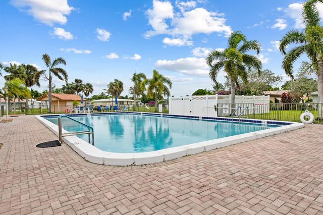4524 NW 43rd Avenue, Tamarac, FL 33319
