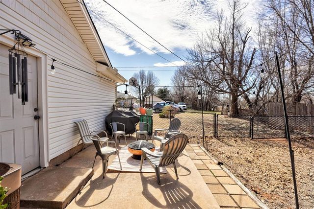 145 W Carson Drive, Mustang, OK 73064