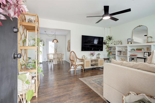 145 W Carson Drive, Mustang, OK 73064