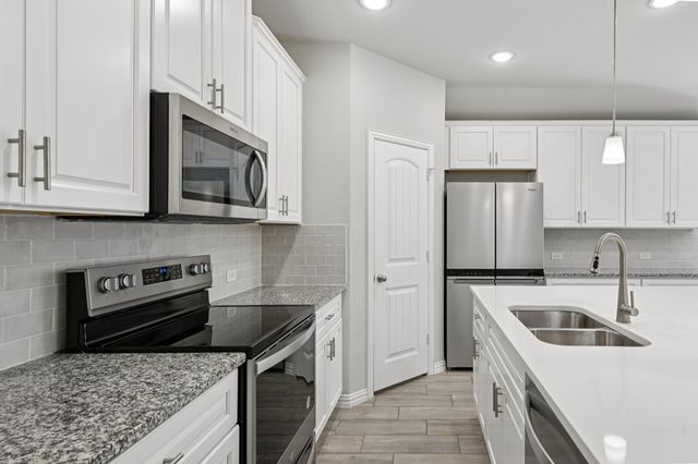 1008 Wasatch Court, Burleson, TX 76028