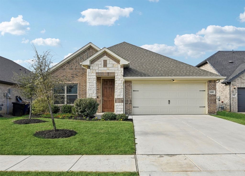 1008 Wasatch Court, Burleson, TX 76028