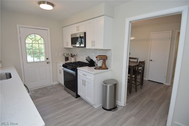 32113 Dickerson Road, Willowick, OH 44095