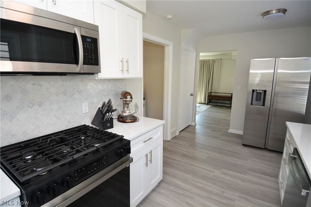 32113 Dickerson Road, Willowick, OH 44095