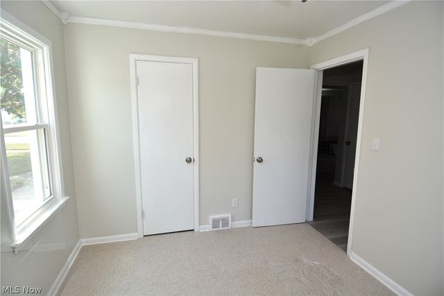 32113 Dickerson Road, Willowick, OH 44095