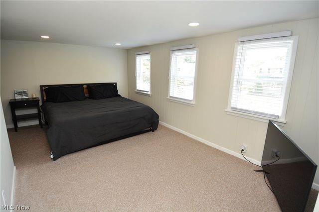 32113 Dickerson Road, Willowick, OH 44095