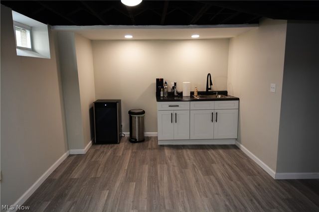 32113 Dickerson Road, Willowick, OH 44095