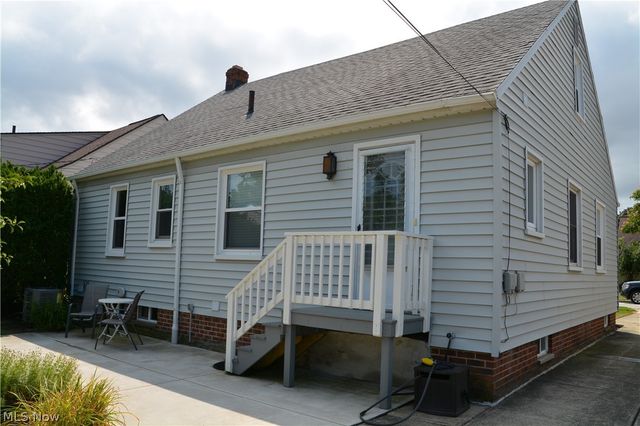 32113 Dickerson Road, Willowick, OH 44095