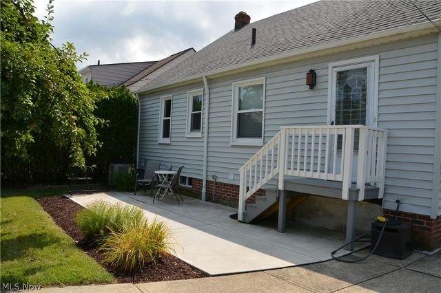 32113 Dickerson Road, Willowick, OH 44095