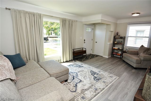 32113 Dickerson Road, Willowick, OH 44095