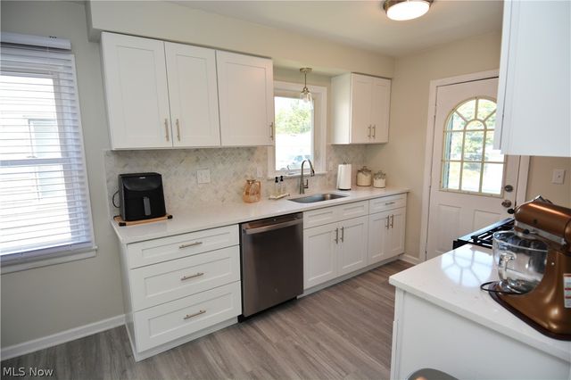 32113 Dickerson Road, Willowick, OH 44095