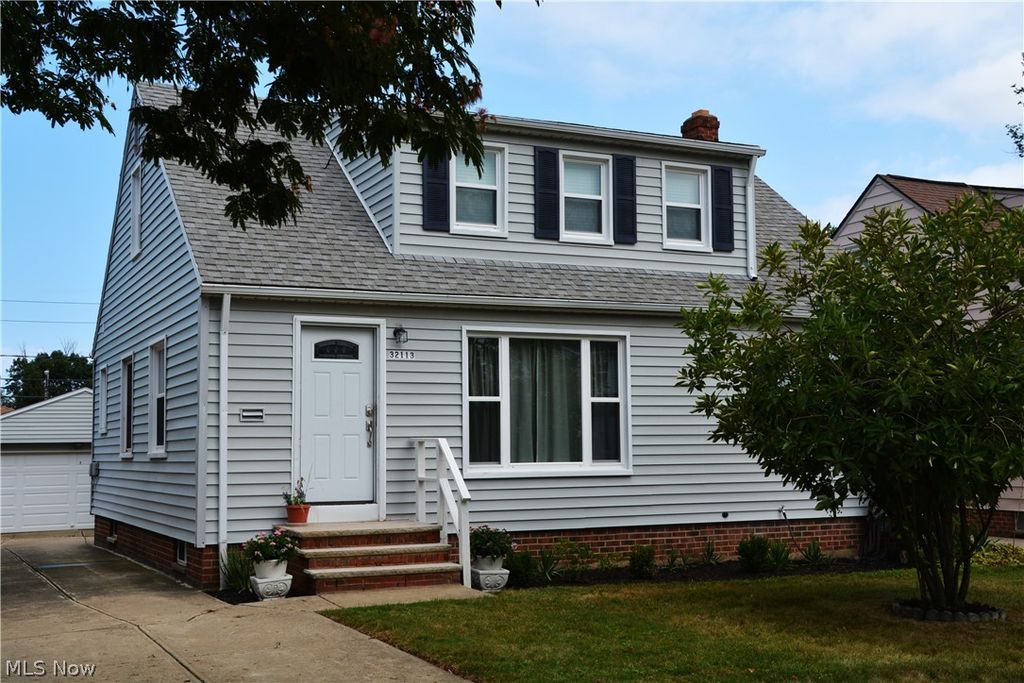 32113 Dickerson Road, Willowick, OH 44095