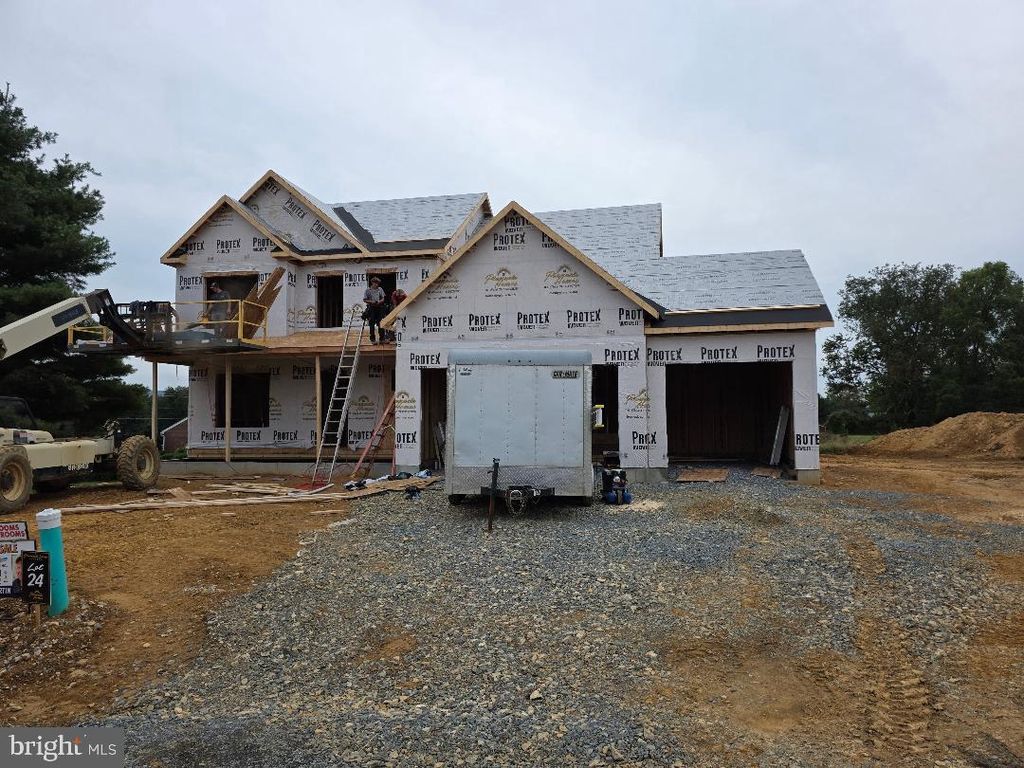 10851 SIERRA DR, Waynesboro, PA 17268