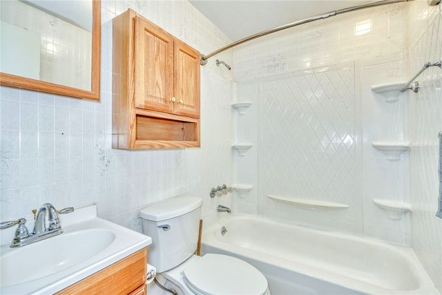 85 Windsor Road, Greece, NY 14612