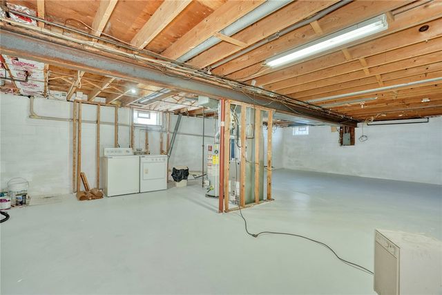 85 Windsor Road, Greece, NY 14612