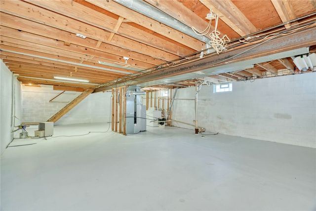 85 Windsor Road, Greece, NY 14612