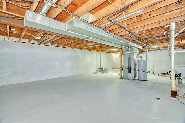 85 Windsor Road, Greece, NY 14612