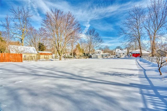 85 Windsor Road, Greece, NY 14612