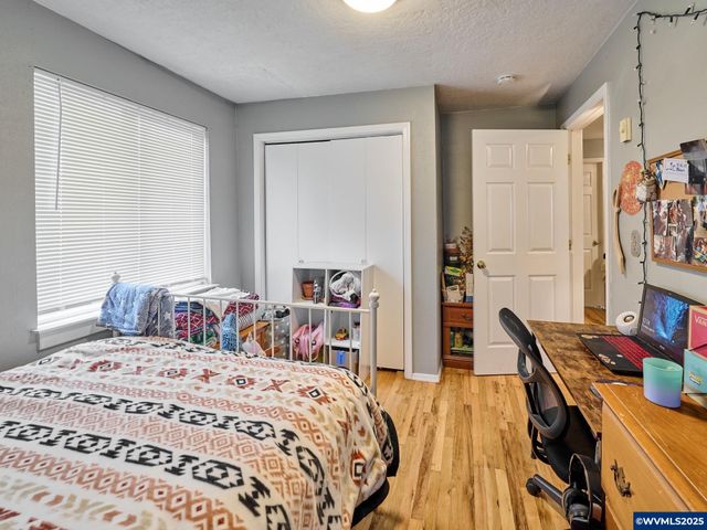 2453 Simpson St, Salem, OR 97301