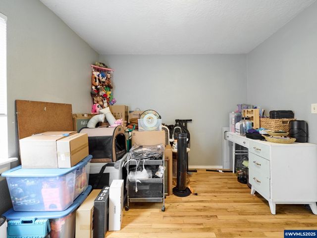 2453 Simpson St, Salem, OR 97301