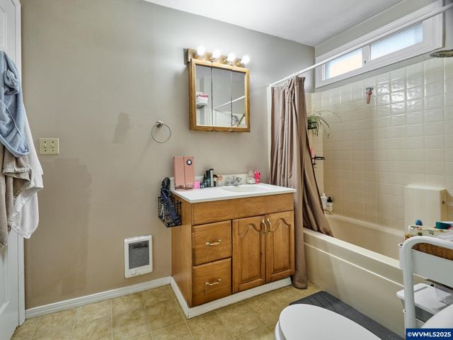 2453 Simpson St, Salem, OR 97301