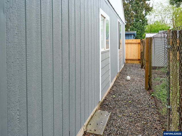 2453 Simpson St, Salem, OR 97301