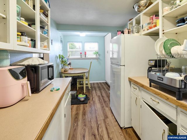 2453 Simpson St, Salem, OR 97301