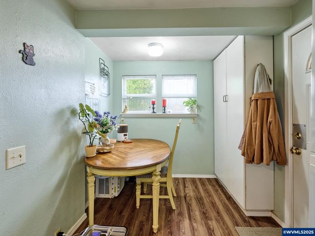 2453 Simpson St, Salem, OR 97301