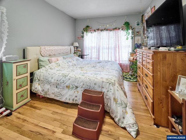 2453 Simpson St, Salem, OR 97301