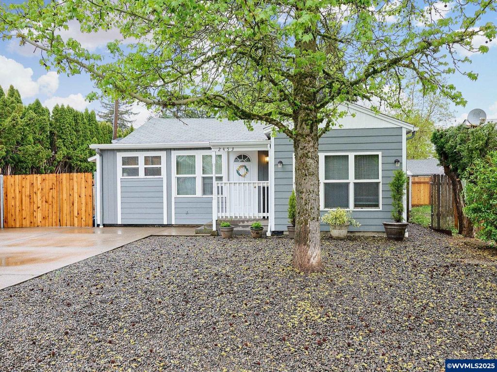 2453 Simpson St, Salem, OR 97301