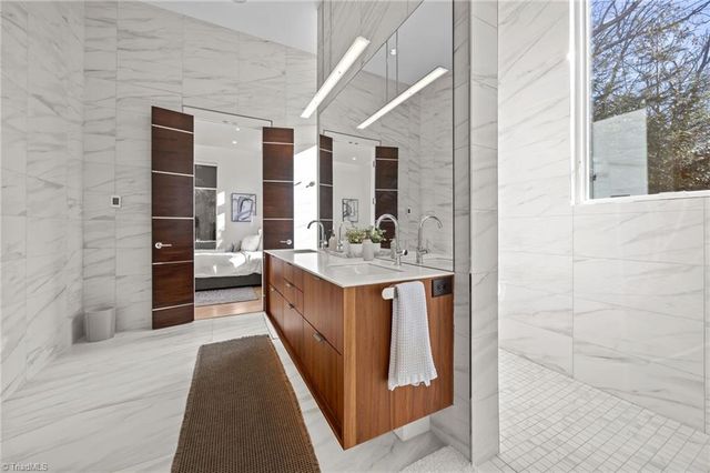 2108 Berkshire Lane, Greensboro, NC 27408