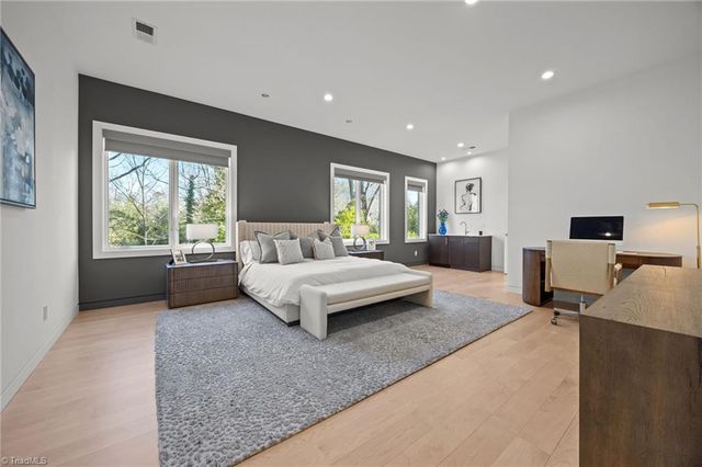 2108 Berkshire Lane, Greensboro, NC 27408