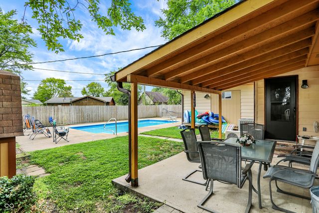 482 Spring Drive, Greenwood, IN 46143