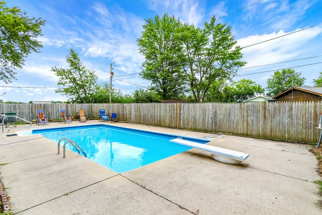 482 Spring Drive, Greenwood, IN 46143