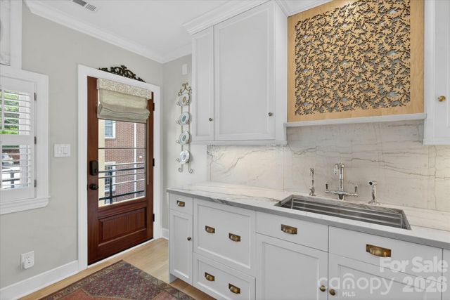 1035 Queens Road 8, Charlotte, NC 28207
