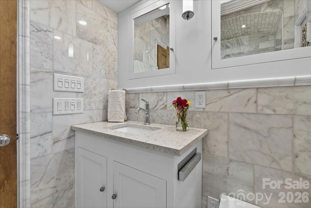 1035 Queens Road 8, Charlotte, NC 28207