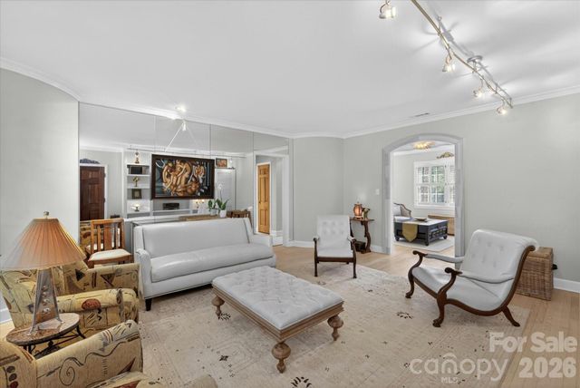 1035 Queens Road 8, Charlotte, NC 28207