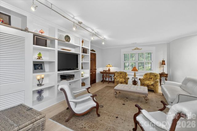 1035 Queens Road 8, Charlotte, NC 28207