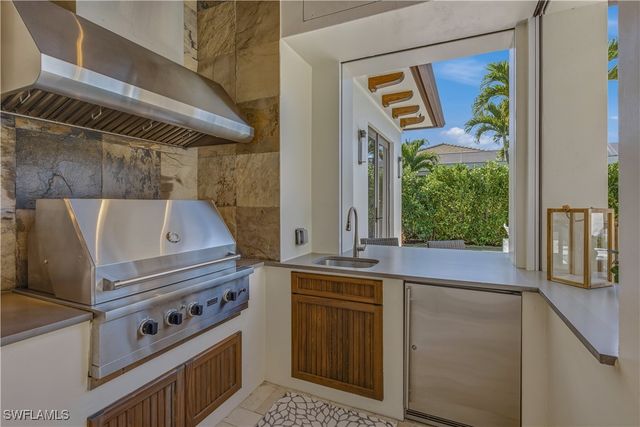 600 Anchor Rode DR, Naples, FL 34103