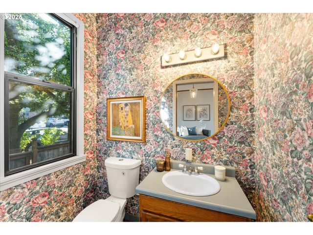 3635 S CORBETT Ave, Portland, OR 97239