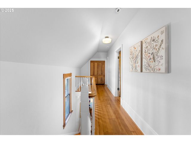 3635 S CORBETT Ave, Portland, OR 97239