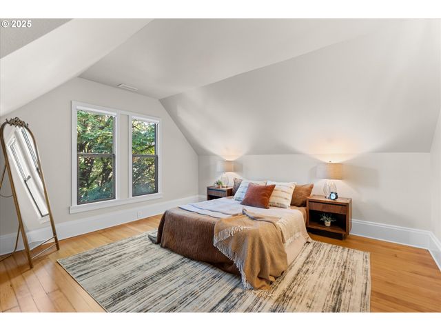 3635 S CORBETT Ave, Portland, OR 97239