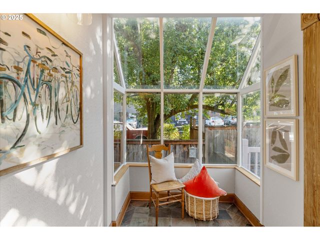 3635 S CORBETT Ave, Portland, OR 97239