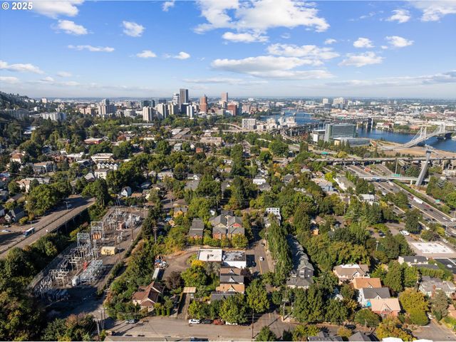 3635 S CORBETT Ave, Portland, OR 97239