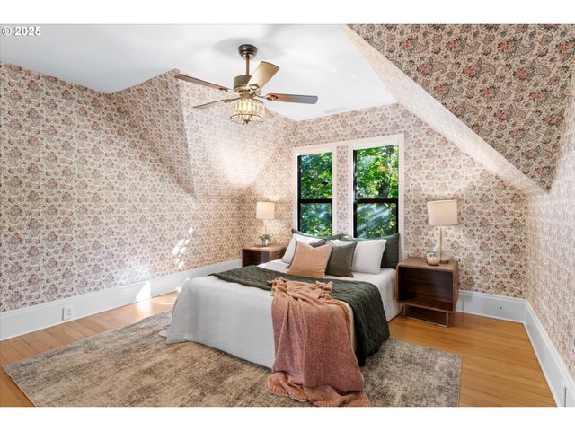 3635 S CORBETT Ave, Portland, OR 97239