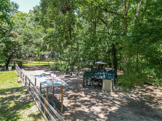 200 Little Pine Valley Road, Cleveland, TX 77328
